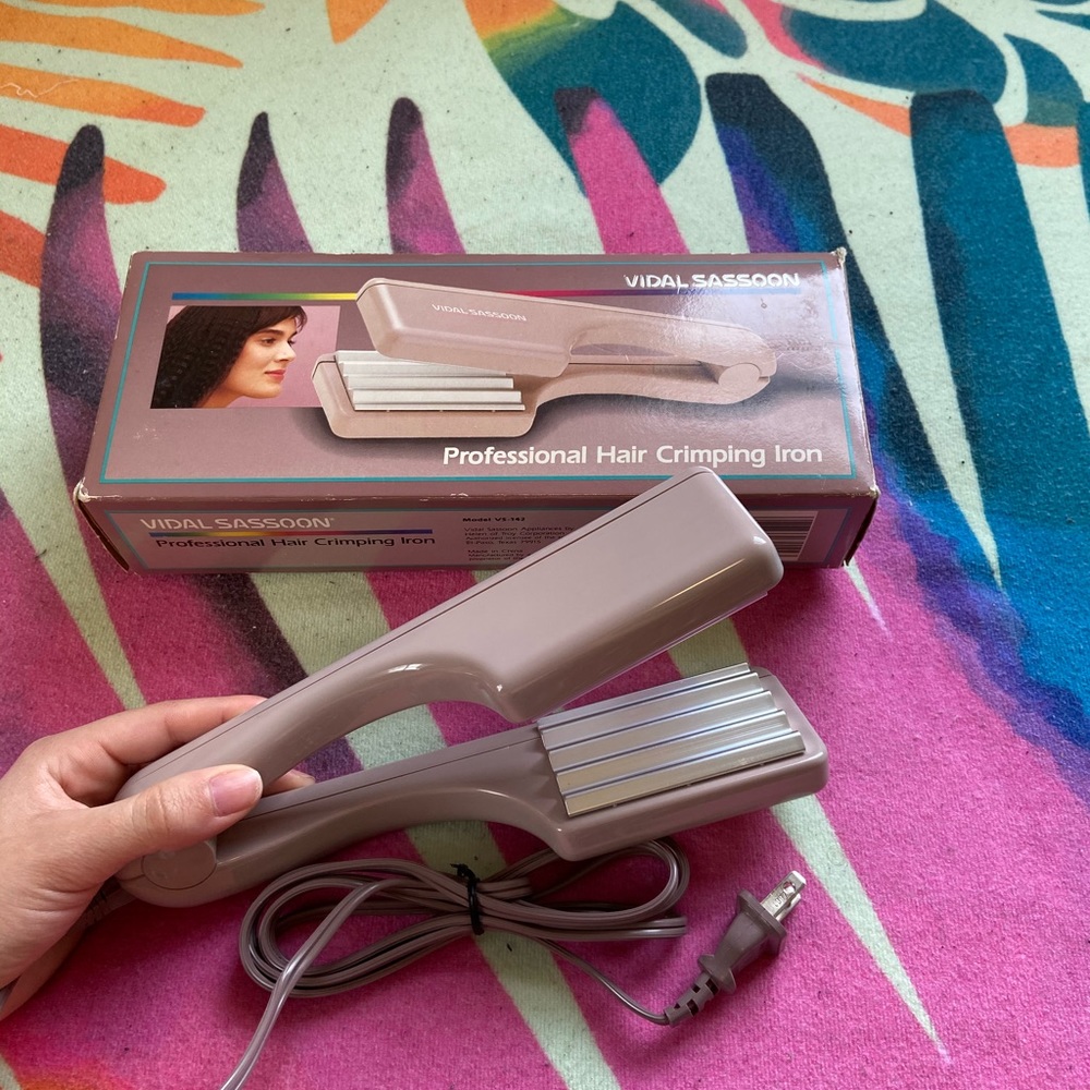 Vidal Sassoon Hair Crimping Iron *SOLD
